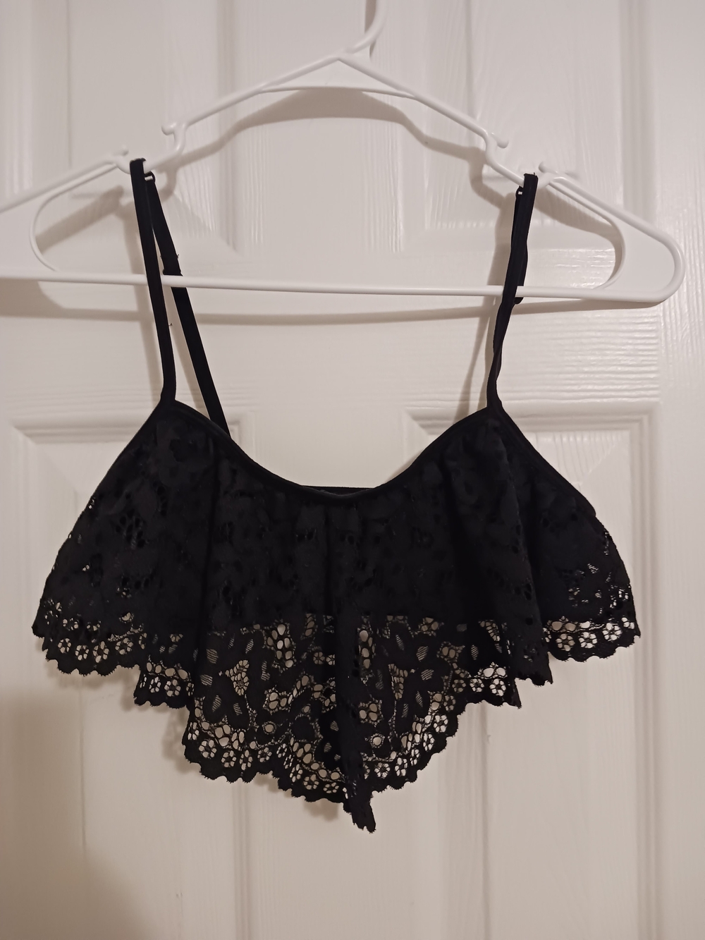 Victoria's Secret Body by Victoria Black Lace Flounce Bralette XS